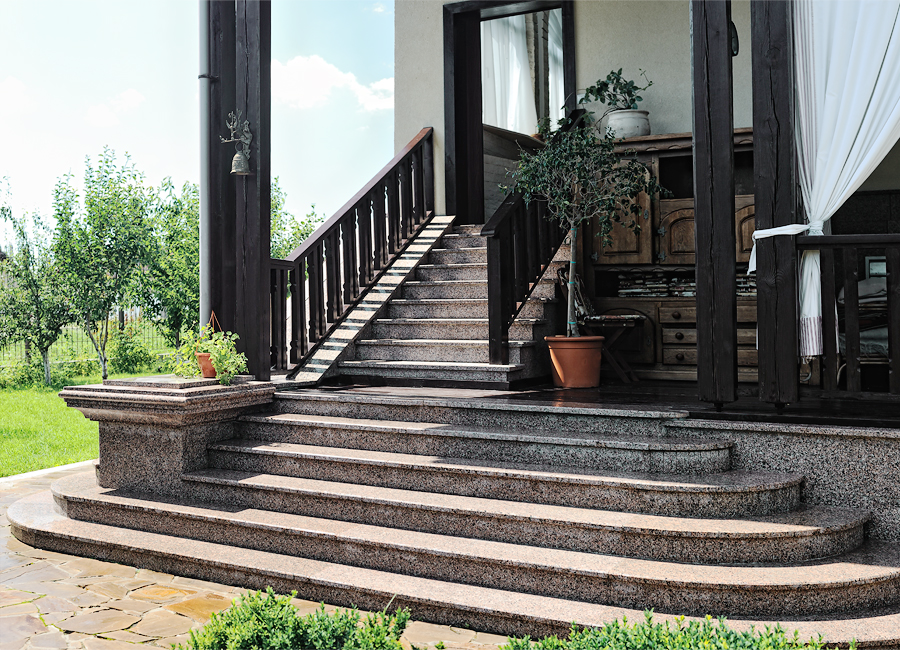 гранитные ступени